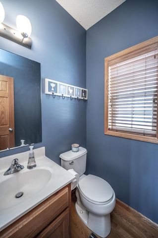 1122 Drew Drive, Woodbury, MN 55129