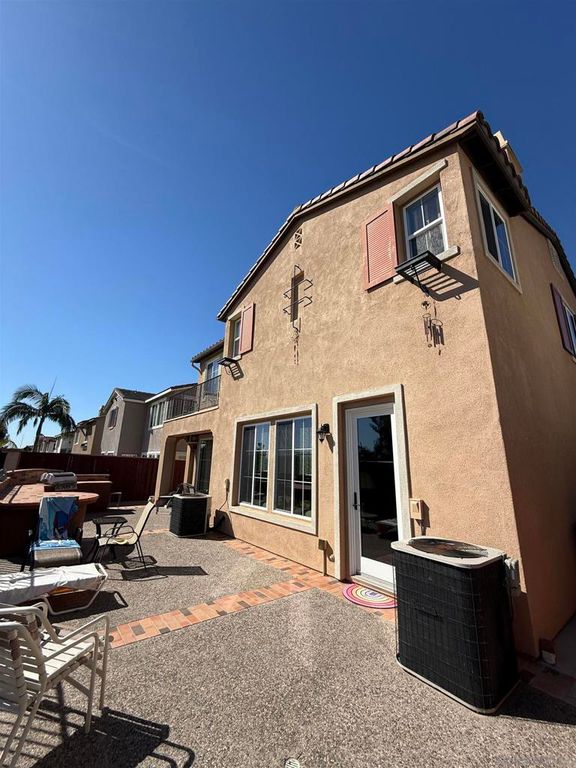 Image 3 of property listing at 1268 Bellingham Dr., Oceanside, CA 92057