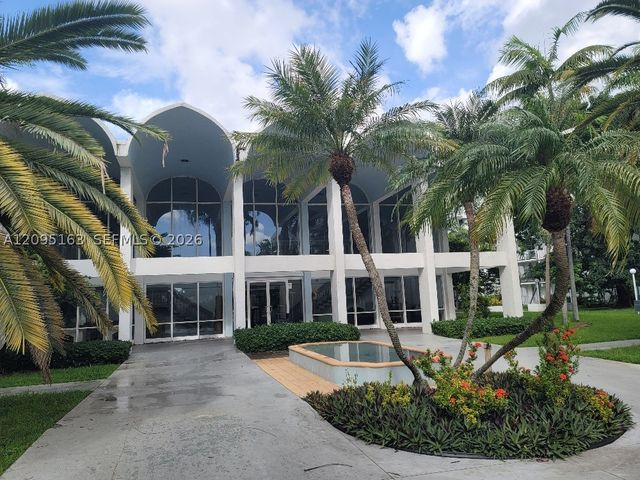 494 NW 165th St Rd C-602, Miami, FL 33169