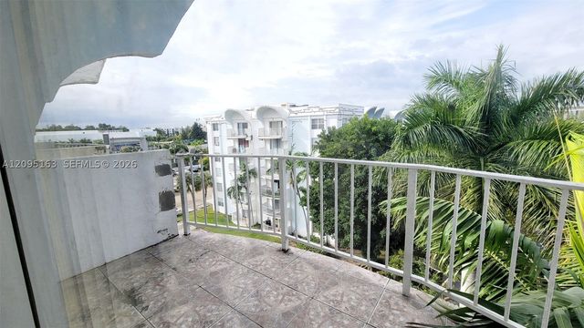 494 NW 165th St Rd C-602, Miami, FL 33169