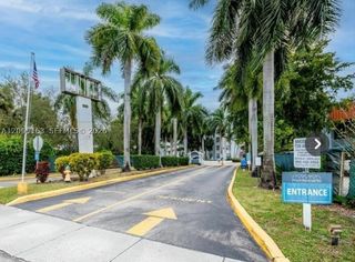 494 NW 165th St Rd C-602, Miami, FL 33169
