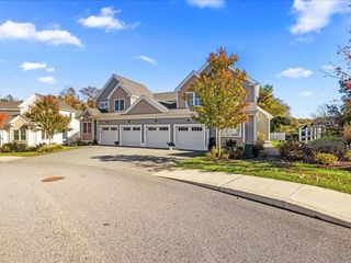 91 Newfield St 23, Plymouth, MA 02360