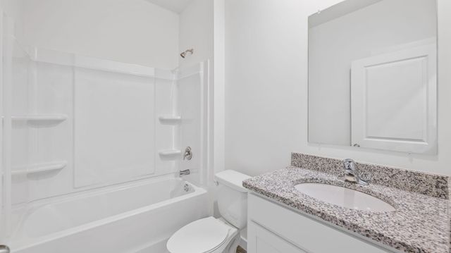 8471 Bright Water Dr, Ooltewah, TN 37363