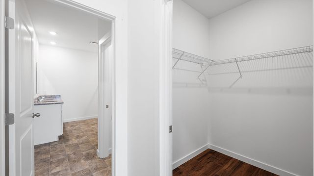 8471 Bright Water Dr, Ooltewah, TN 37363