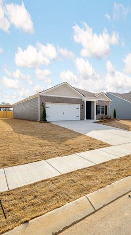 8471 Bright Water Dr, Ooltewah, TN 37363