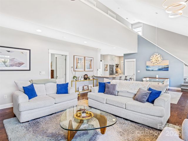 10 Warbler Drive, Fletcher, NC 28732