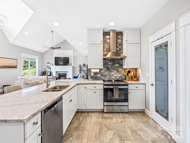 10 Warbler Drive, Fletcher, NC 28732