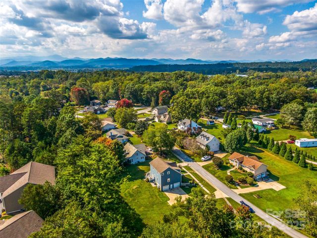 10 Warbler Drive, Fletcher, NC 28732