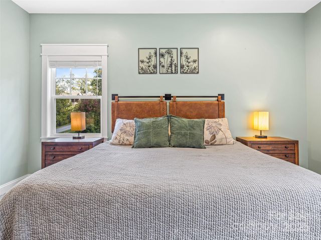 10 Warbler Drive, Fletcher, NC 28732