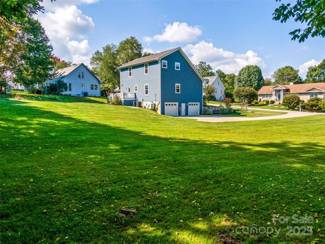 10 Warbler Drive, Fletcher, NC 28732