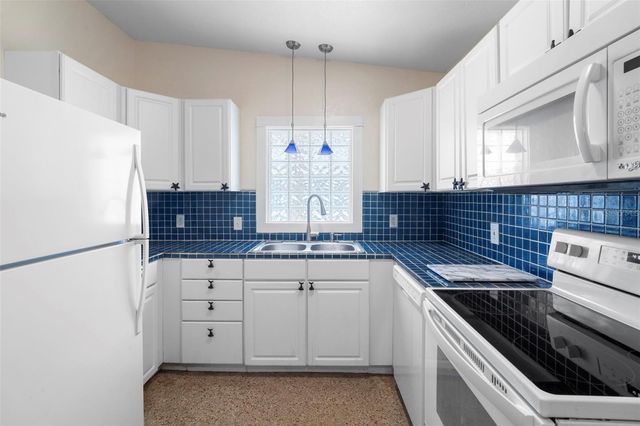 205 E KENTUCKY AVENUE, Deland, FL 32724