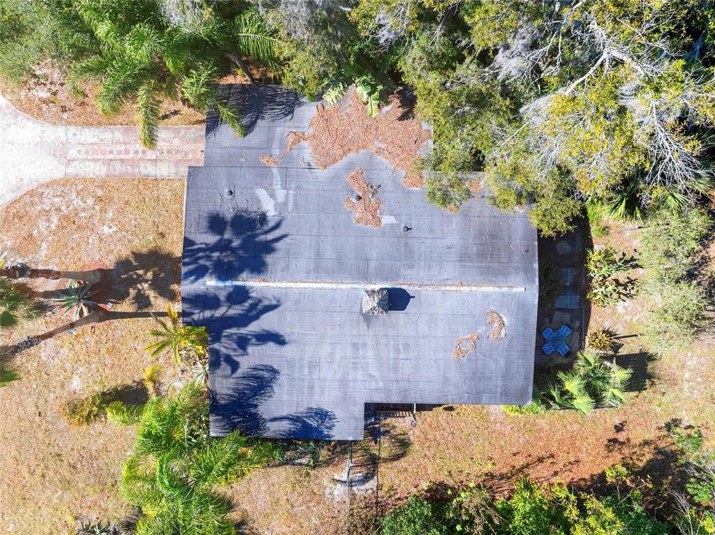 Image 14 of property listing at 205 E KENTUCKY AVENUE, Deland, FL 32724