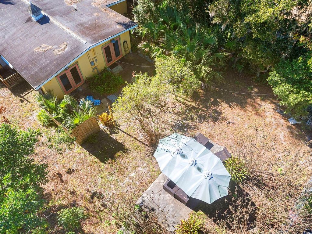 Image 15 of property listing at 205 E KENTUCKY AVENUE, Deland, FL 32724