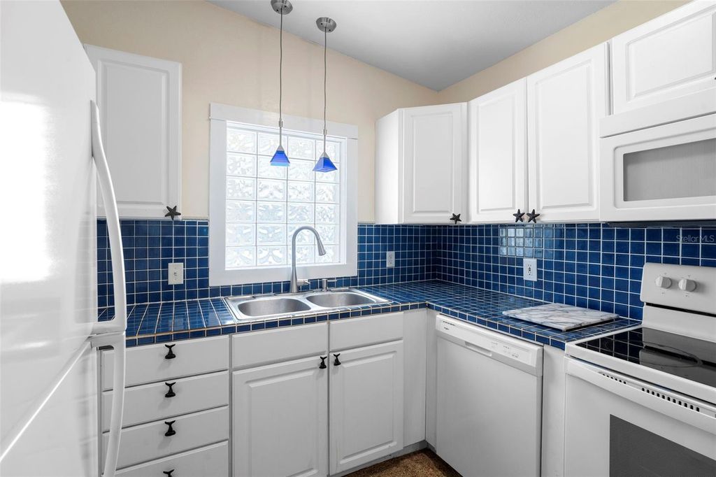 Image 27 of property listing at 205 E KENTUCKY AVENUE, Deland, FL 32724