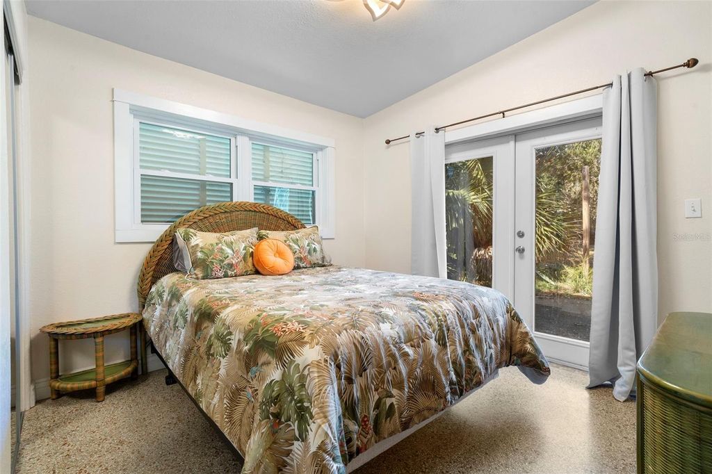 Image 30 of property listing at 205 E KENTUCKY AVENUE, Deland, FL 32724