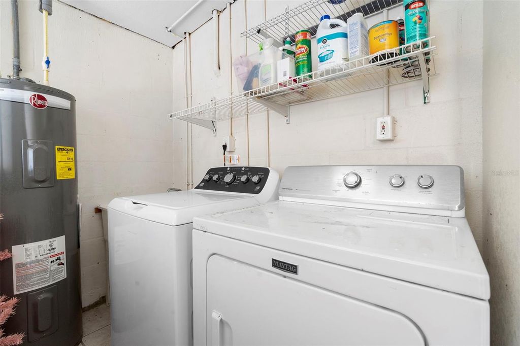 Image 39 of property listing at 205 E KENTUCKY AVENUE, Deland, FL 32724