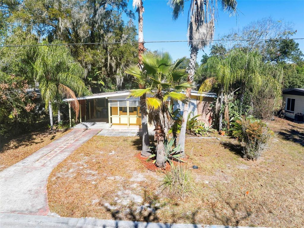 Image 6 of property listing at 205 E KENTUCKY AVENUE, Deland, FL 32724