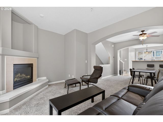 15430 Sw SPARROW Loop 102, Beaverton, OR 97007