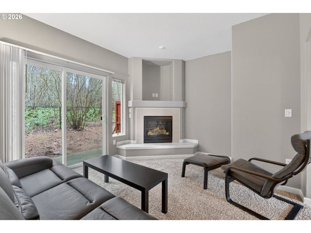 15430 Sw SPARROW Loop 102, Beaverton, OR 97007