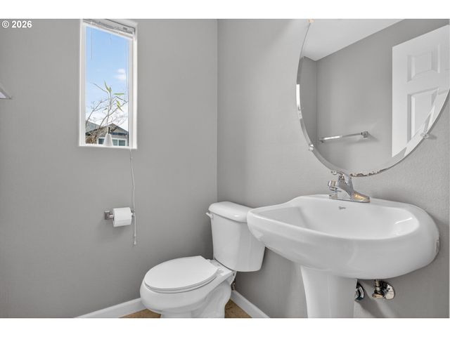 15430 Sw SPARROW Loop 102, Beaverton, OR 97007