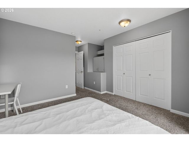 15430 Sw SPARROW Loop 102, Beaverton, OR 97007