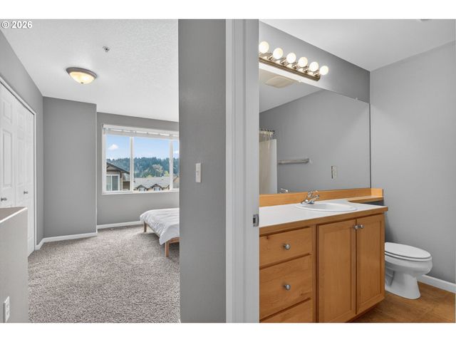 15430 Sw SPARROW Loop 102, Beaverton, OR 97007