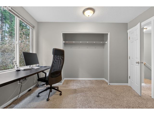 15430 Sw SPARROW Loop 102, Beaverton, OR 97007