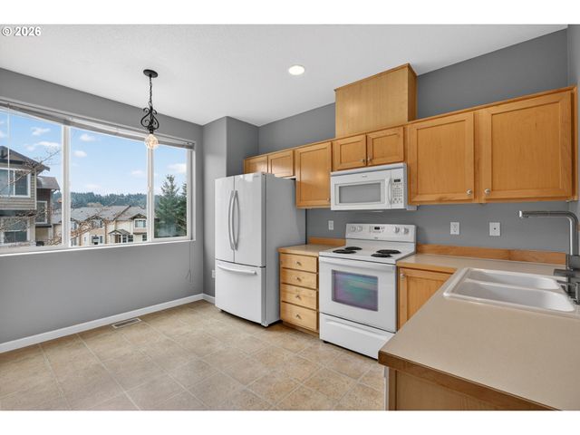 15430 Sw SPARROW Loop 102, Beaverton, OR 97007