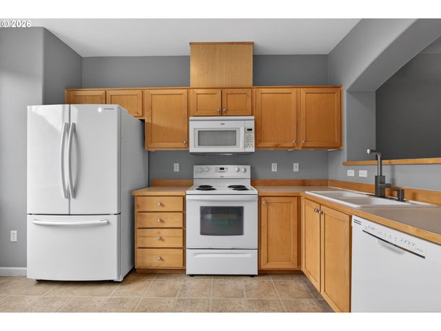 15430 Sw SPARROW Loop 102, Beaverton, OR 97007