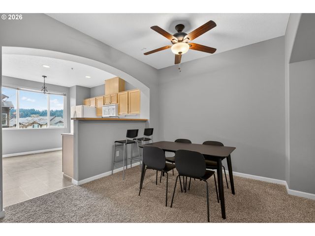 15430 Sw SPARROW Loop 102, Beaverton, OR 97007