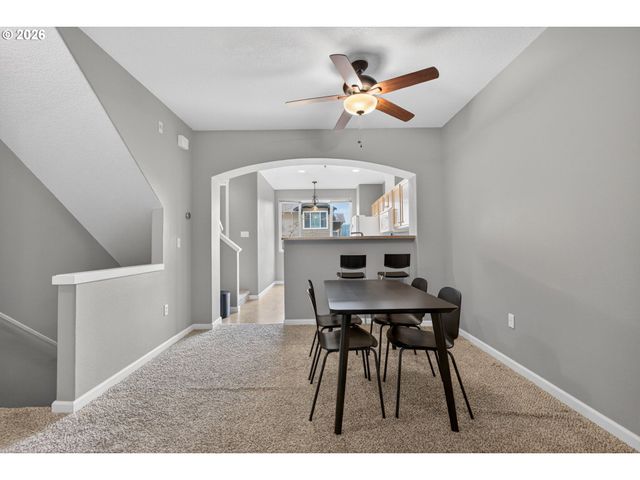 15430 Sw SPARROW Loop 102, Beaverton, OR 97007