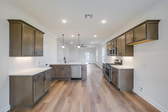 818 Countryside Glade Lane, Bonney, TX 77583