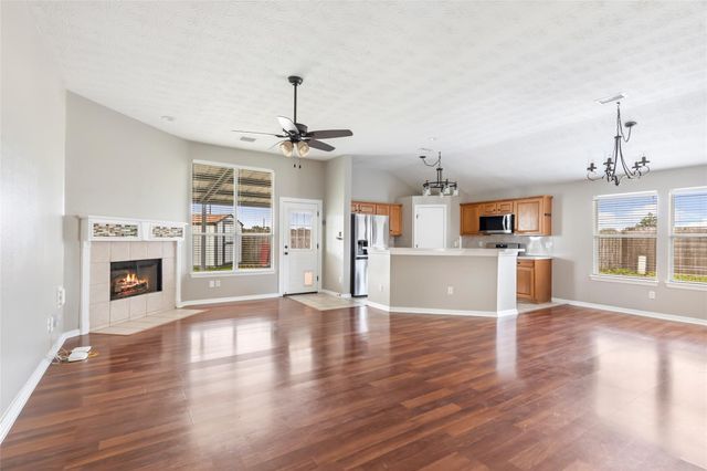 7507 Omaha Drive, Baytown, TX 77521