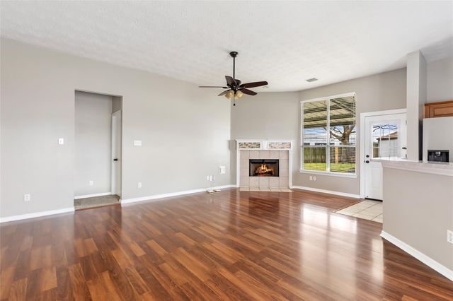 7507 Omaha Drive, Baytown, TX 77521