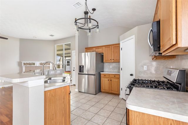 7507 Omaha Drive, Baytown, TX 77521