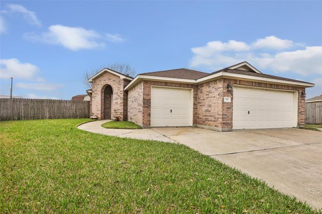 7507 Omaha Drive, Baytown, TX 77521