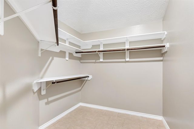 7507 Omaha Drive, Baytown, TX 77521