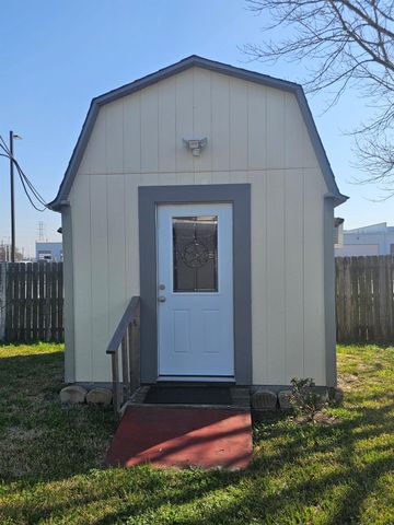 7507 Omaha Drive, Baytown, TX 77521