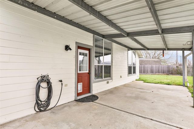 7507 Omaha Drive, Baytown, TX 77521