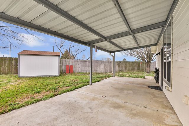 7507 Omaha Drive, Baytown, TX 77521