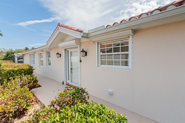 3153 Andorra CT, Naples, FL 34109