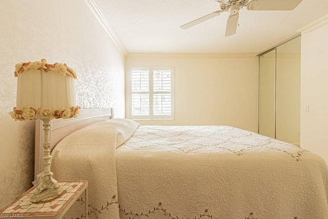 3153 Andorra CT, Naples, FL 34109