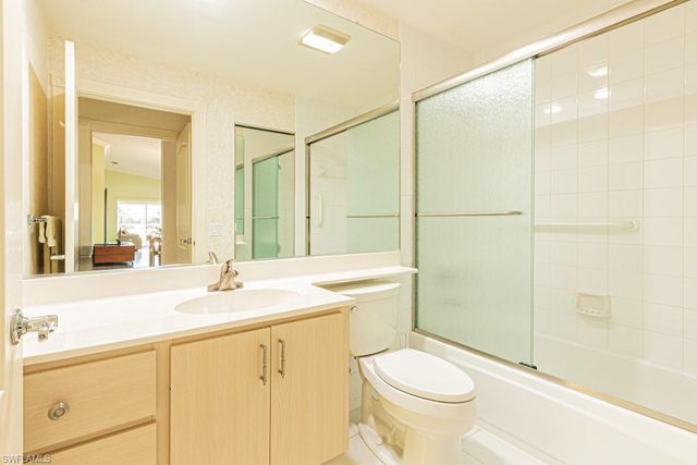 3153 Andorra CT, Naples, FL 34109