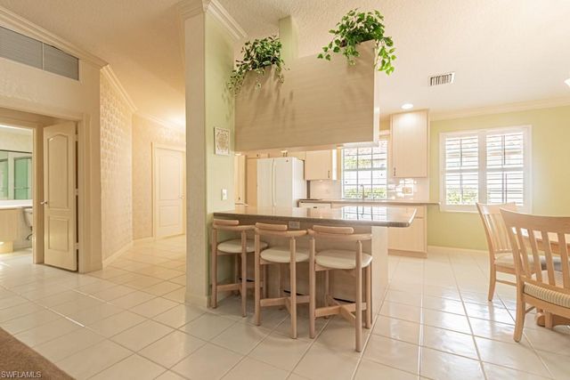 3153 Andorra CT, Naples, FL 34109