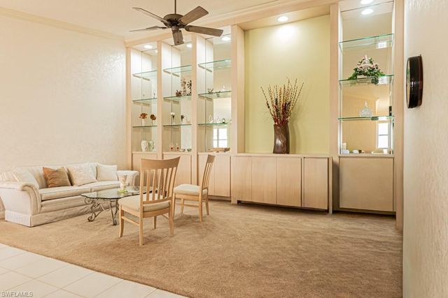 3153 Andorra CT, Naples, FL 34109