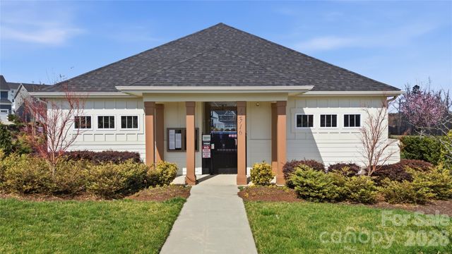 12516 Es Draper Drive, Huntersville, NC 28078