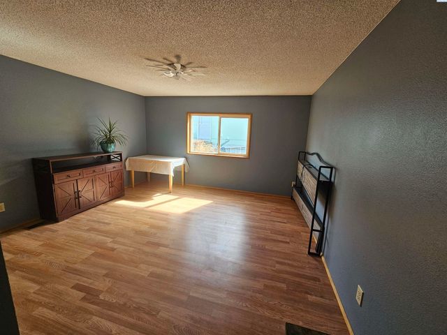 623 Lonetree Lane, Richland, WA 99352