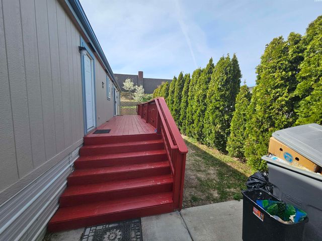 623 Lonetree Lane, Richland, WA 99352