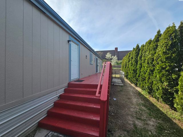 623 Lonetree Lane, Richland, WA 99352