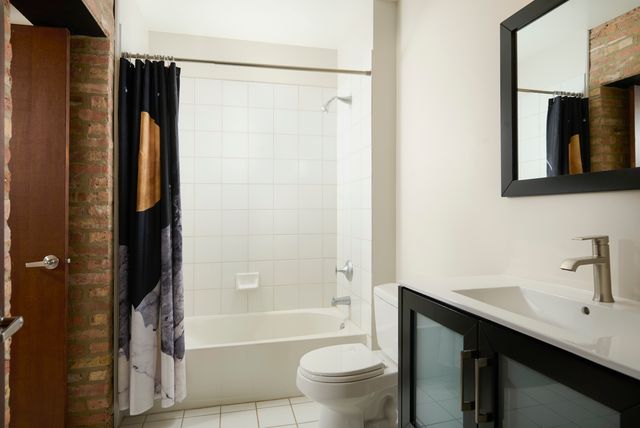 1750 N Wolcott Avenue 405, Chicago, IL 60622